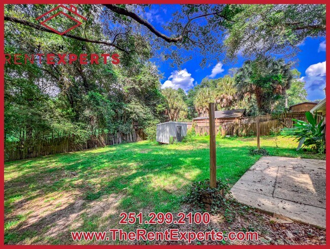 Building Photo - 2086 Mesa Dr