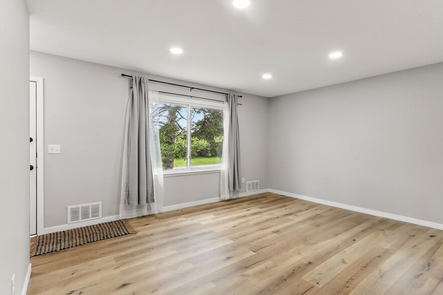 Building Photo - 2514 Woodlynn Ave