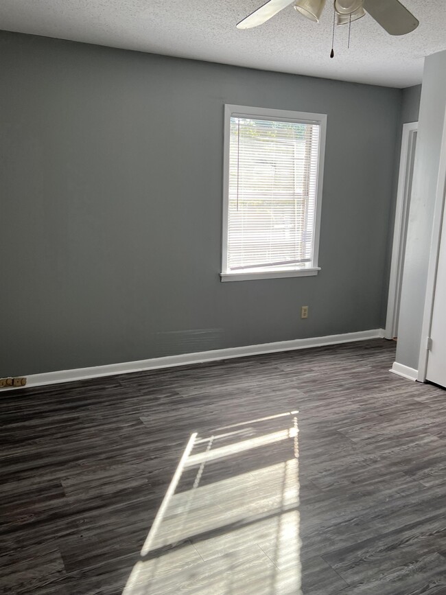 Building Photo - 2314 Lily Dr