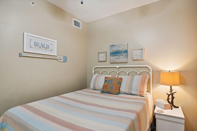 Building Photo - 12011 Front Beach Rd