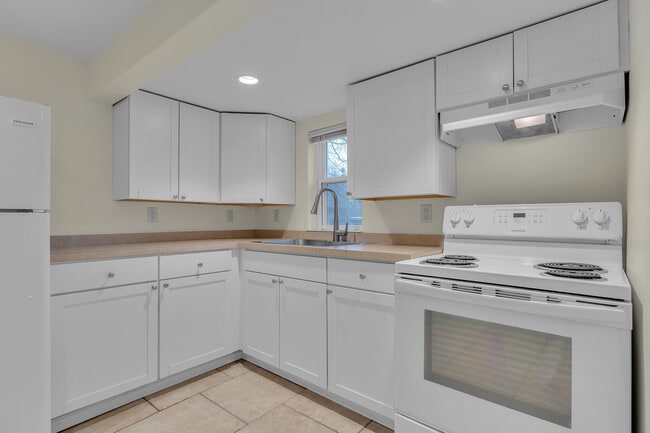 Building Photo - 56733 Grand River Ave