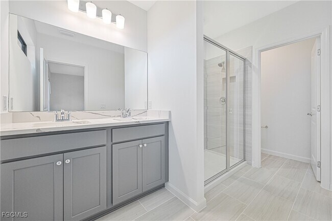 Building Photo - 13011 Luminary Wy
