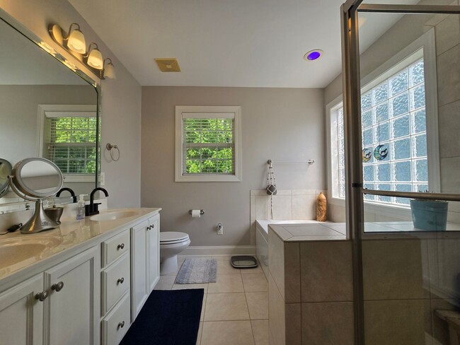 Building Photo - 355 Orchard Falls Dr