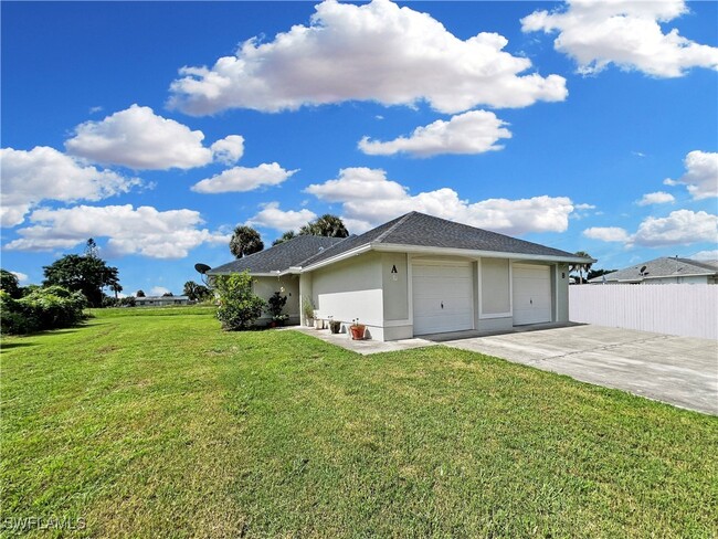 Building Photo - 201 Schoolside Dr