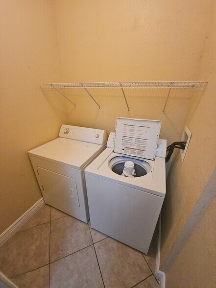 Building Photo - 3726 Palm Desert Ln