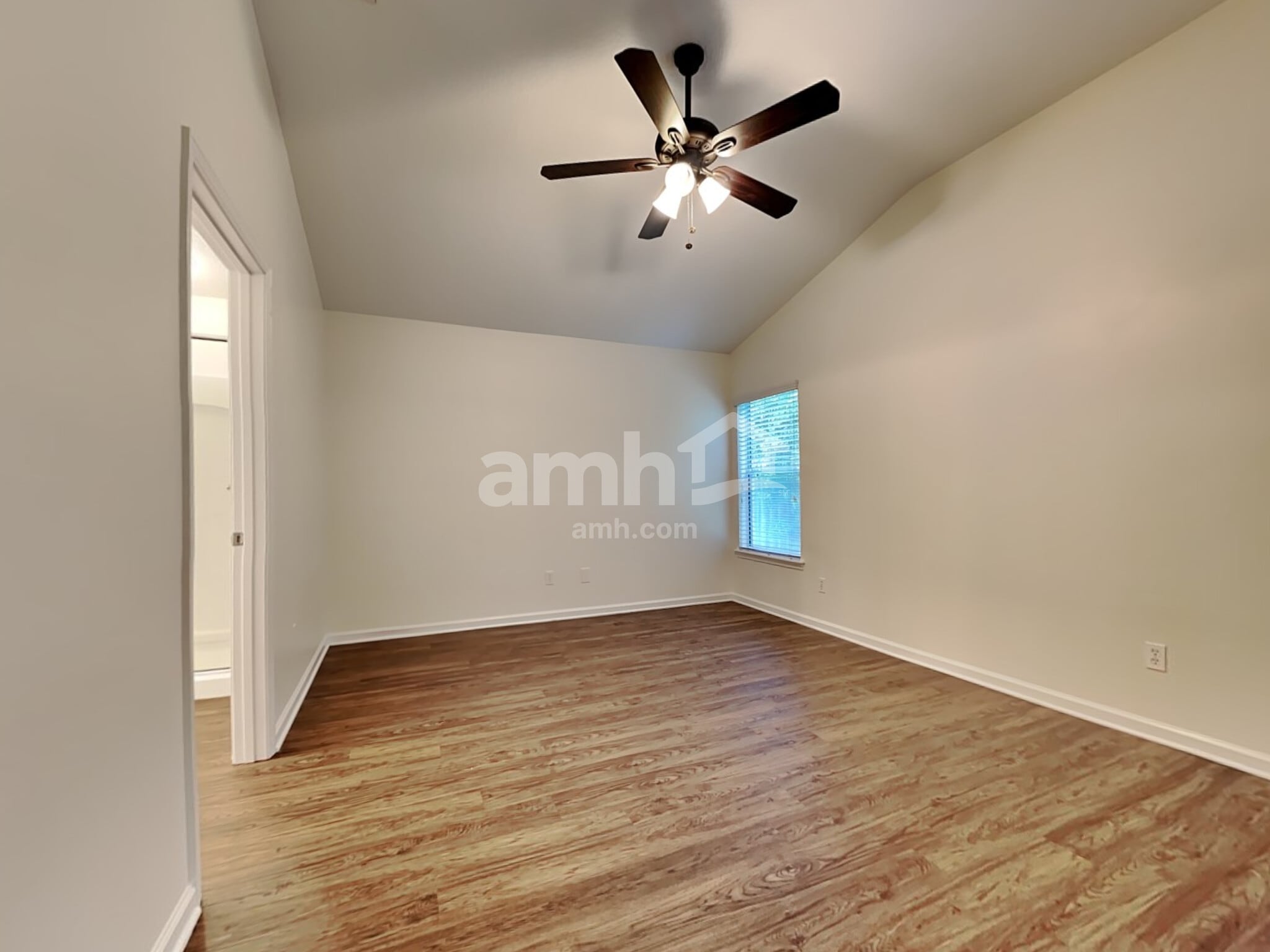 Building Photo - 587 Arborwood Dr