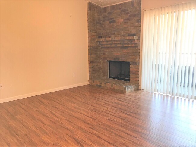 Building Photo - 10555 Turtlewood Ct
