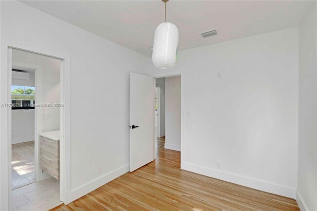 Building Photo - 6180 SW 16th Terrace