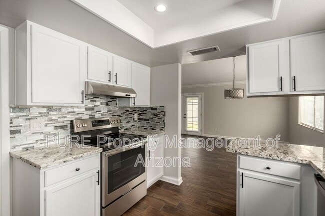 Building Photo - 6317 E Carolina Dr