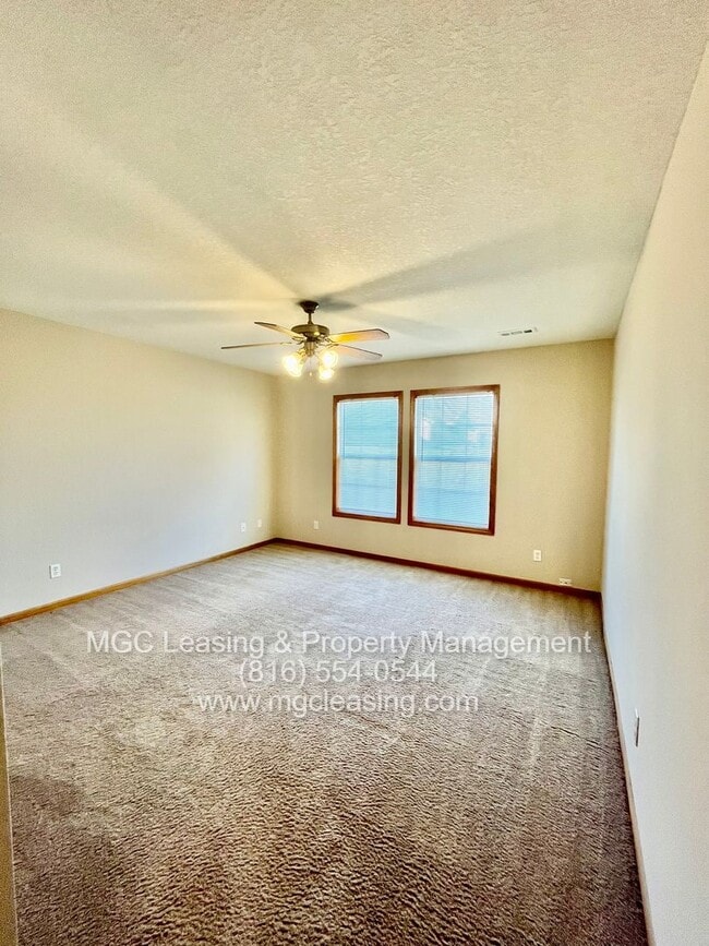 Building Photo - RANCH STYLE DUPLEX AVAILABLE NOW - SELF-TOUR!