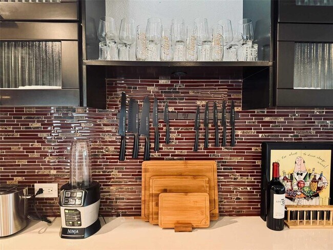 Building Photo - 3012 Grand View Ave