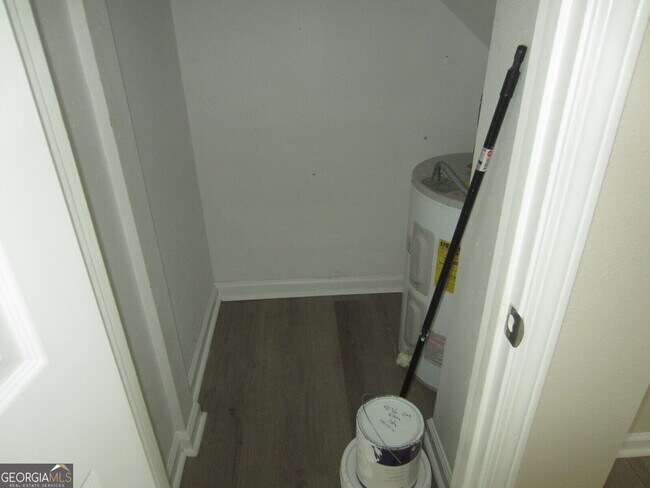 Building Photo - 4036 Oak Glenn Dr