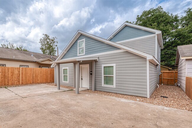 Building Photo - 2725 Avenue F