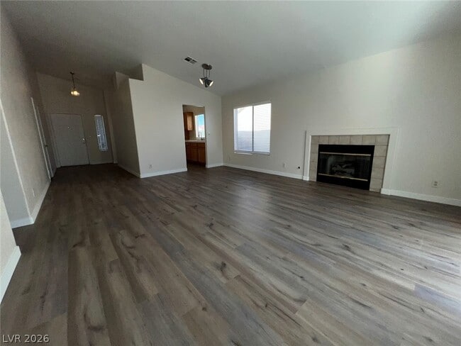 Building Photo - 635 Delorean Dr