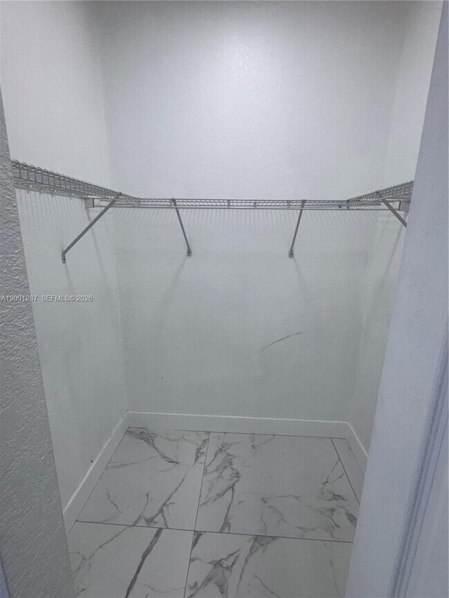 Building Photo - 21405 Ingraham Ave Rd