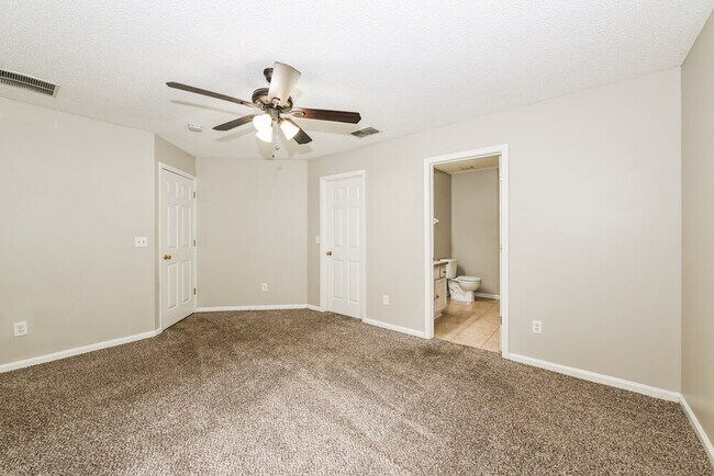 Building Photo - 1937 Longneedle Lane