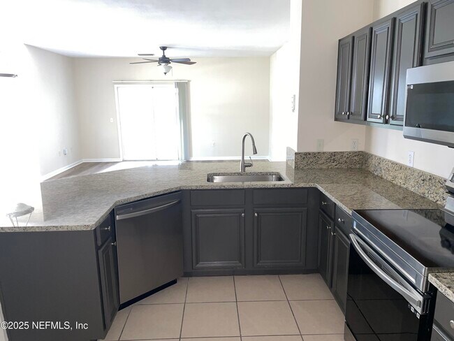 Building Photo - 3750 Silver Bluff Blvd