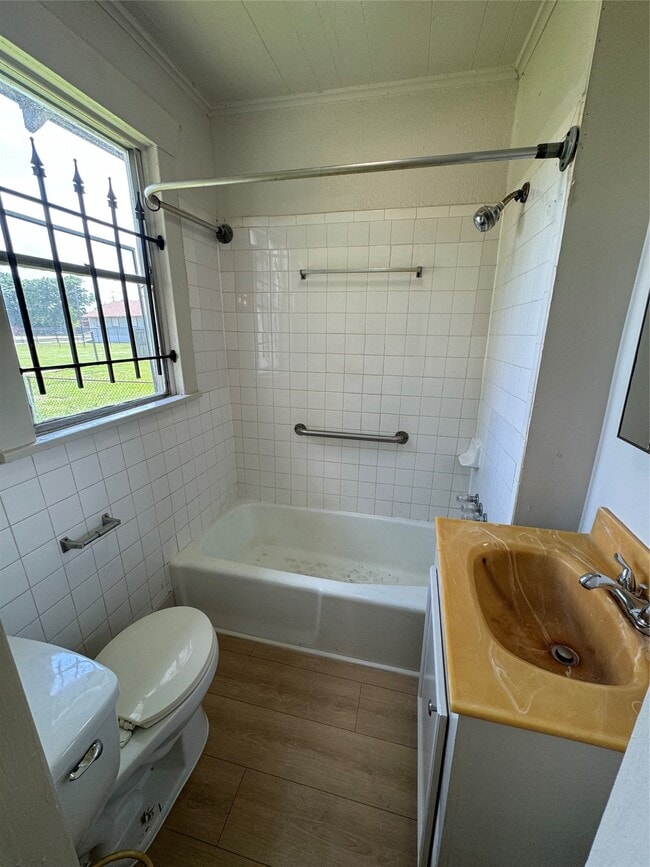 Building Photo - 3428 Reeves St