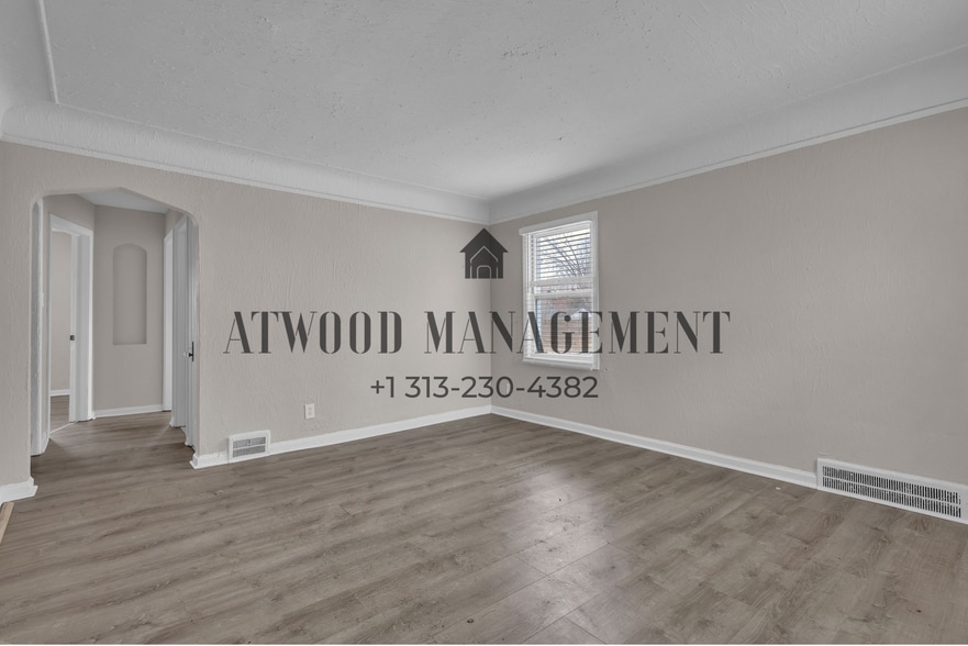 Building Photo - This beautifully updated 3-bedroom, 1-bath single-family home is ready for move-in!