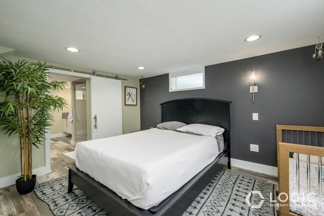 Building Photo - Beautiful Home in Salt Lake!