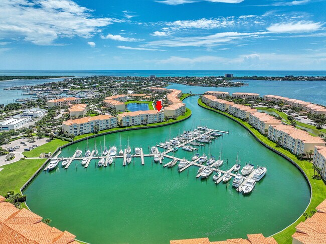 Building Photo - 9 Harbour Isle Dr E
