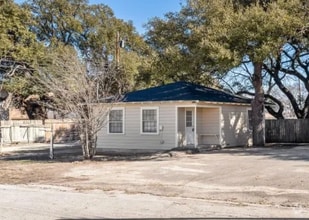 Building Photo - 203 4th St