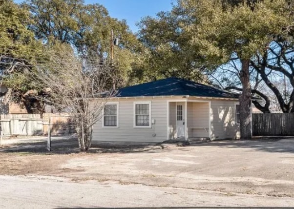 Primary Photo - 203 4th St
