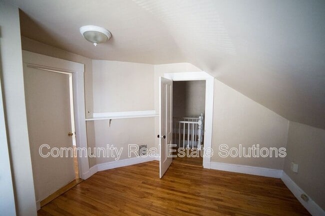 Building Photo - 11 Cottage St