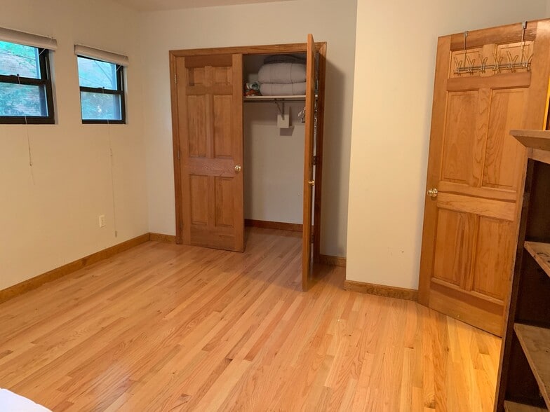 second bedroom - 5636 Bartlett St