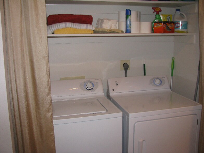 Building Photo - 3026 N Prospect St