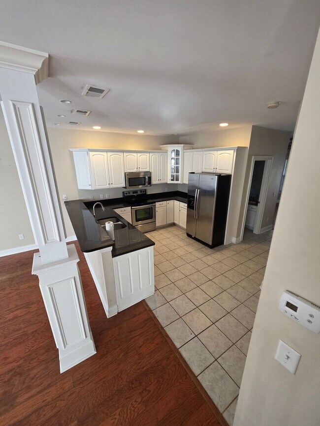 Building Photo - Oakview