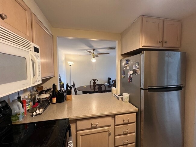 Building Photo - 170 Gore St