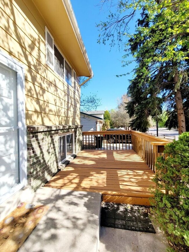 Building Photo - Move-In Ready! • 4 Bedrooms • Big Backyard