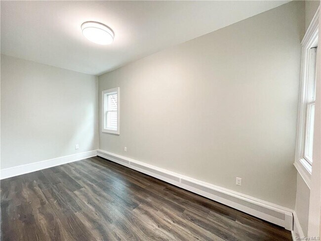 Building Photo - 53 S Clover St