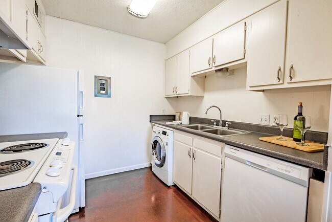 Building Photo - 3914 Ave D Ave