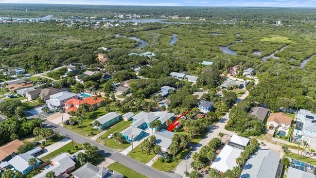 Building Photo - 2100 S Daytona Ave