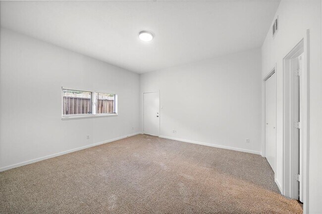 Building Photo - 5920 Fairdale Ln