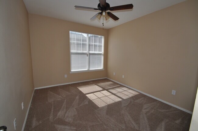 Building Photo - LONGWOOD: Gated Sabal Point Community- 2nd...