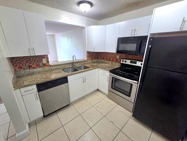 Building Photo - 482 NW 165th St