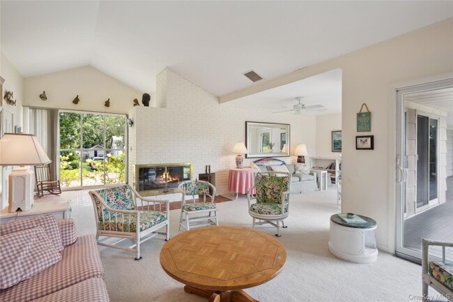 Building Photo - 33 Beach Rd