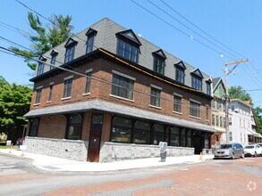 Building Photo - 400 Stewart Ave