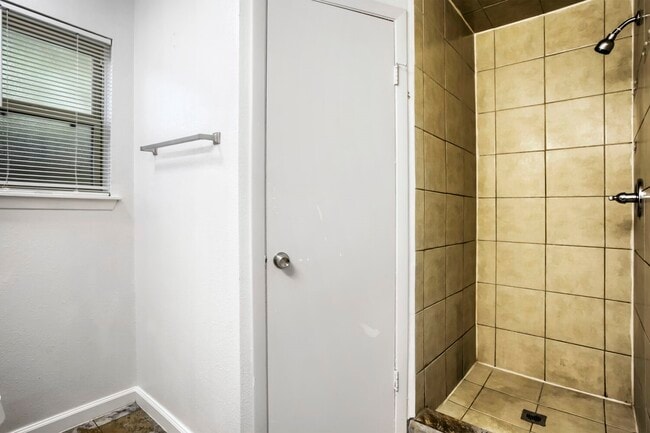 Building Photo - 7218 Camino Verde Dr
