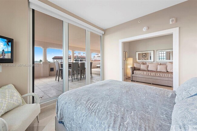 Building Photo - 19253 Fisher Island Dr