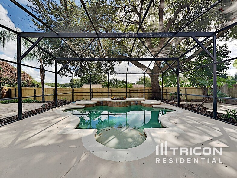 Building Photo - 949 Yellow Rose Dr