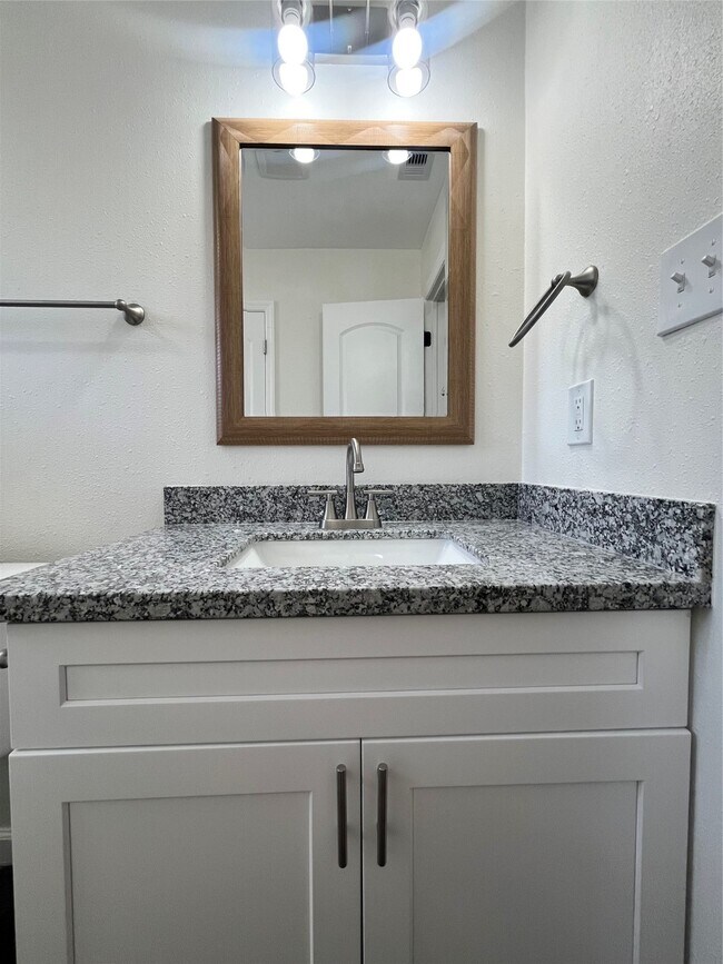 Building Photo - 3538 Orange Grove Dr