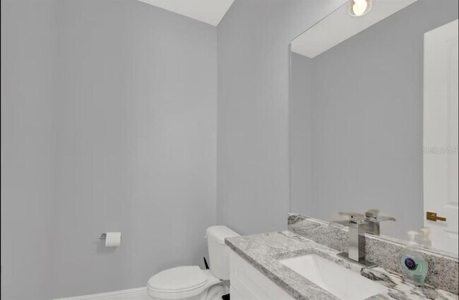 Building Photo - 405 S Westland Ave