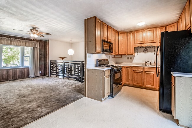 Building Photo - 738 Tinley Dr