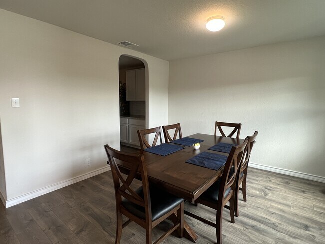 Building Photo - 317 Denison Dm