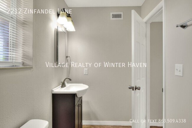 Building Photo - Julian Hills Apartments: Your Oasis in Eag...