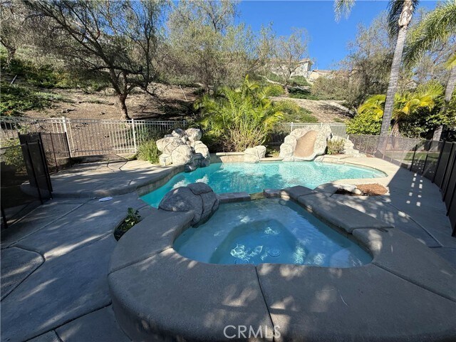 Building Photo - 23 Via Berrendo